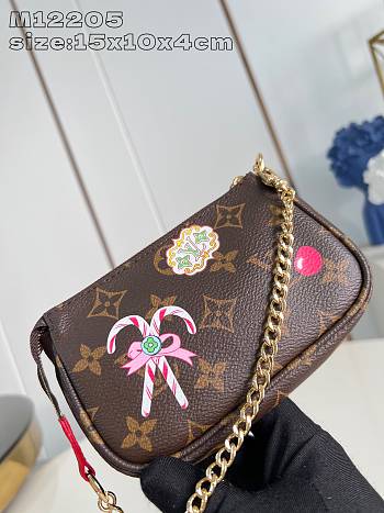 Louis Vuitton Candy Factory Mini Pochette Accessoires 15 x 10 x 4 cm