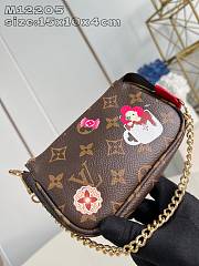 Louis Vuitton Candy Factory Mini Pochette Accessoires 15 x 10 x 4 cm - 4