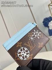 Louis Vuitton Snow Show LV Charms Card Holder 10 x 7 x0.3 cm - 1
