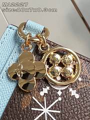 Louis Vuitton Snow Show LV Charms Card Holder 10 x 7 x0.3 cm - 2