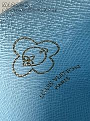 Louis Vuitton Snow Show LV Charms Card Holder 10 x 7 x0.3 cm - 4