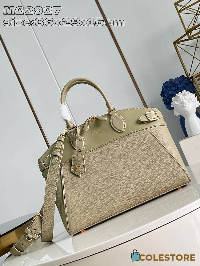 Louis Vuitton Lock It MM 36 x 29 x 17 cm - 1