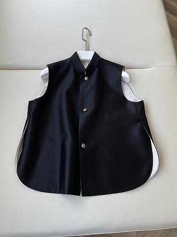 Sleeveless Satin Vest with a Mandarin Collar