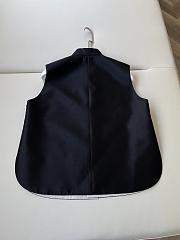 Sleeveless Satin Vest with a Mandarin Collar - 5