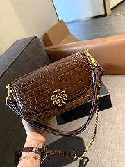 Colestore Tory Burch Kira Chevron Bag Brown 22 x 12 cm - 2