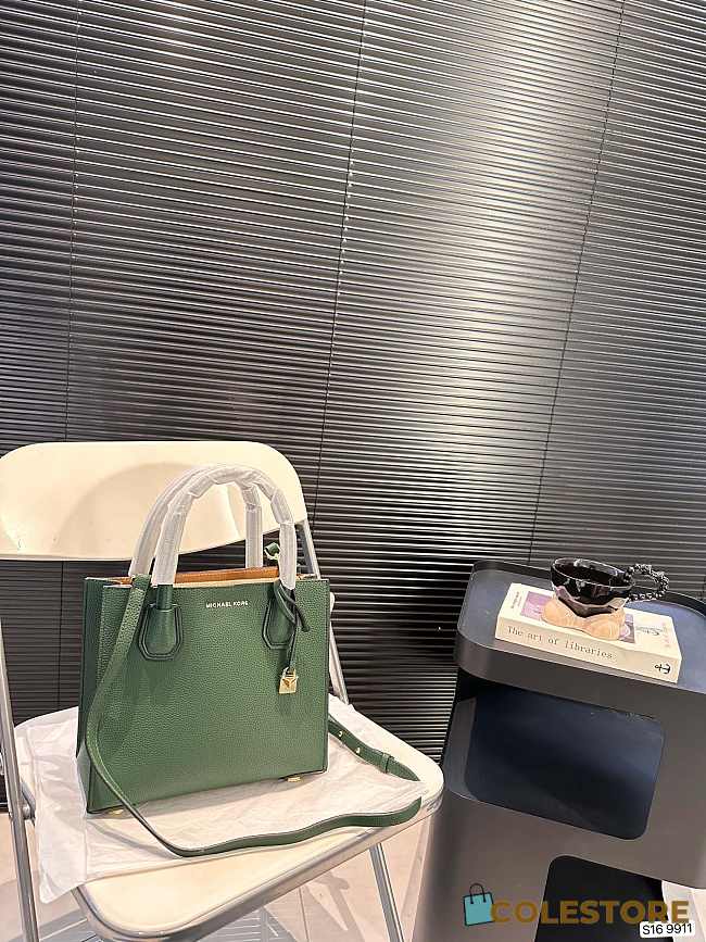 Colestore Michael Kors Mercer Medium Bag Green 26 x 22 cm - 1