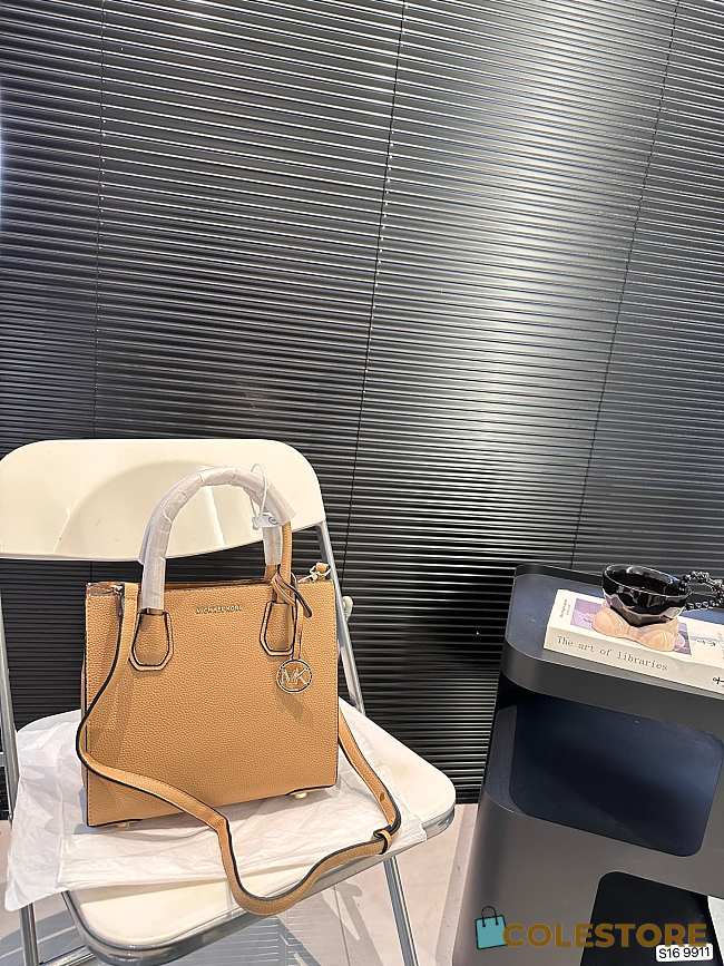 Colestore Michael Kors Mercer Medium Bag Brown 26 x 22 cm - 1