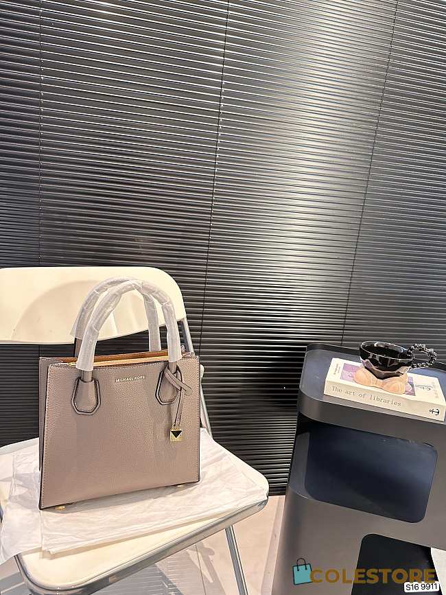 Colestore Michael Kors Mercer Medium Bag Grey 26 x 22 cm - 1