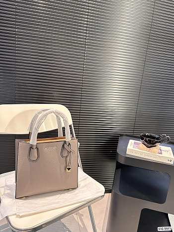 Colestore Michael Kors Mercer Medium Bag Grey 26 x 22 cm