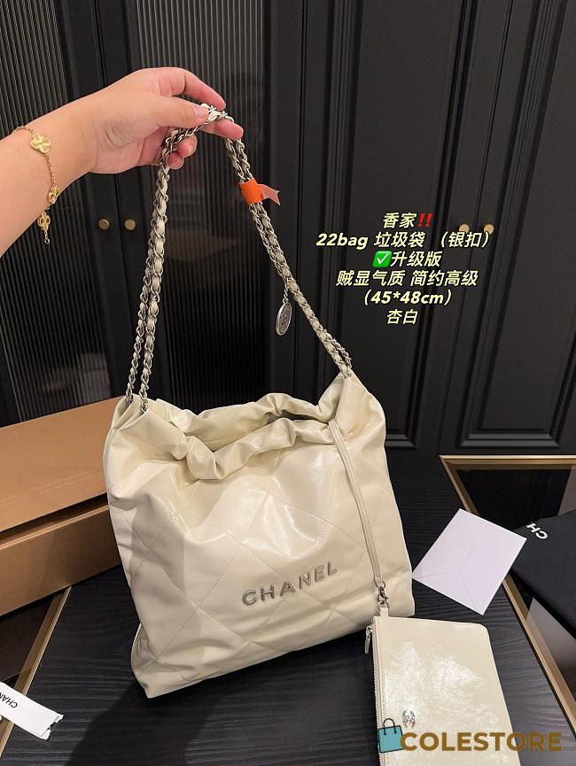 Colestore Chanel 22 Bag White 45 x 48 cm - 1