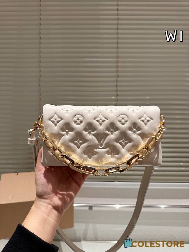 Colestore Louis Vuitton Coussin Bag White 21 x 11 cm - 1