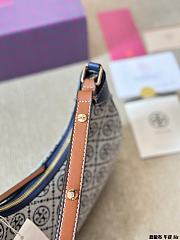 Colestore Tory Burch T Monogram Crescent Bag Blue 25 x 13 cm - 6