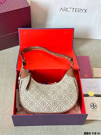 Colestore Tory Burch T Monogram Crescent Bag Beige 25 x 13 cm