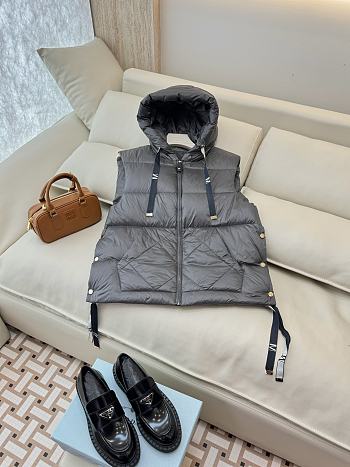 Colestore Max Mara Sleeveless Puffer Vest Grey