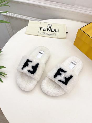 Colestore Fendi FF Slippers Fur White