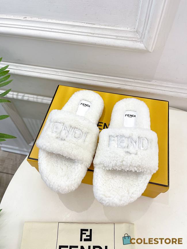 Colestore Fendi Logo Slippers Fur White - 1