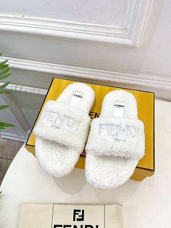 Colestore Fendi Logo Slippers Fur White