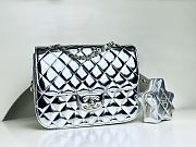 Colestore Chanel 19 Flap Bag Silver 18 cm - 1