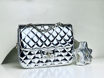 Colestore Chanel 19 Flap Bag Silver 18 cm