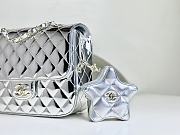 Colestore Chanel 19 Flap Bag Silver 18 cm - 4