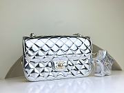 Colestore Chanel 19 Flap Bag Silver 15.5 cm - 1