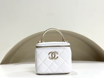 Colestore Chanel Vanity Case White 17 x 13 x 7 cm