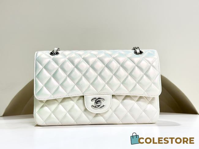 Colestore Chanel Vintage Flap Bag White 23 cm  - 1