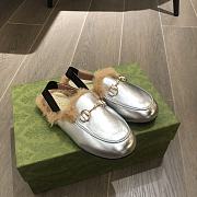 Colestore Gucci Loafer With Fur Silver Size 24 - 35 - 1