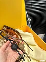 Colestore Fendi Fur Haft Moon Mini Bag Brown 20 x 10 cm - 5