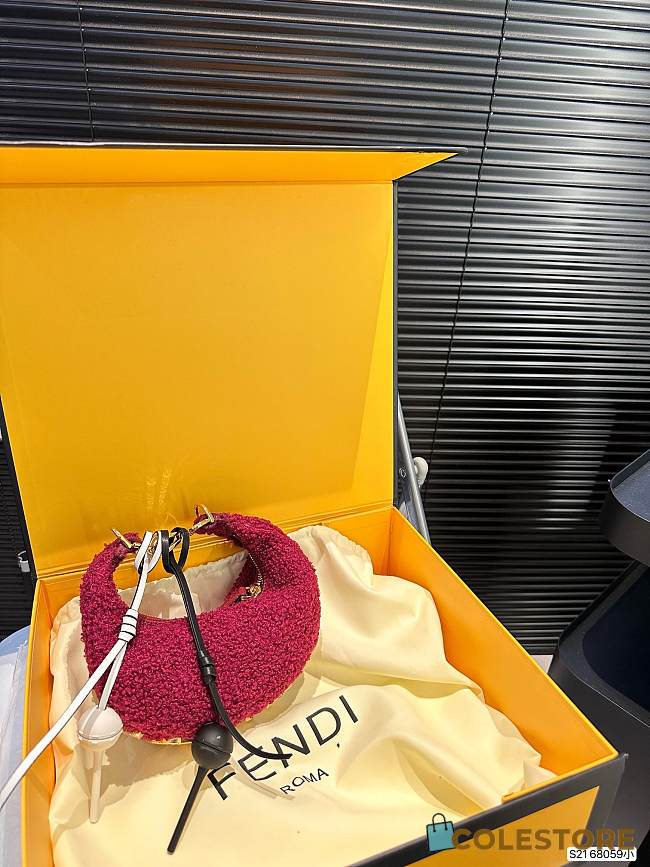 Colestore Fendi Fur Haft Moon Mini Bag Hot Pink 20 x 10 cm - 1