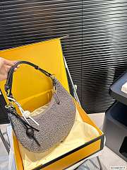 Colestore Fendi Fur Haft Moon Bag Grey 29 x 17 cm - 5
