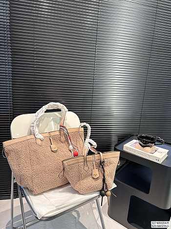 Colestore Fendi Fur Tote Bag Beige 29 x 31 cm