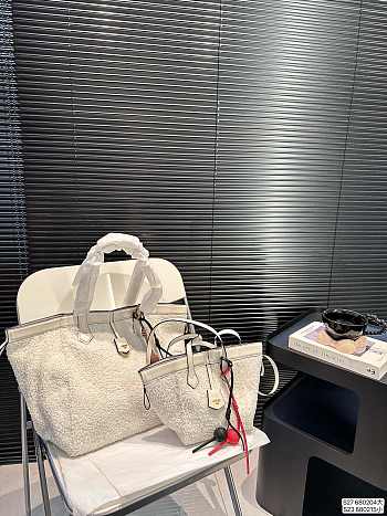 Colestore Fendi Fur Mini Tote Bag White 15 x 19 cm