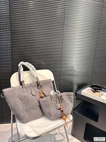 Colestore Fendi Fur Mini Tote Bag Grey 15 x 19 cm