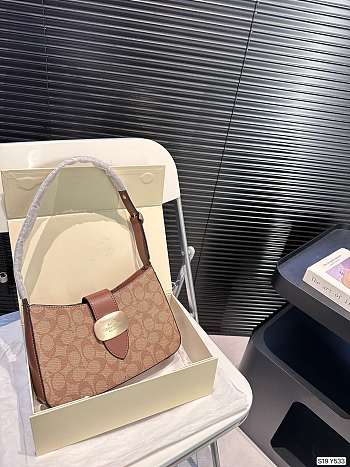 Colestore Coach Outlet Eliza Shoulder Bag C Logo Chocolate 25 x 14 cm