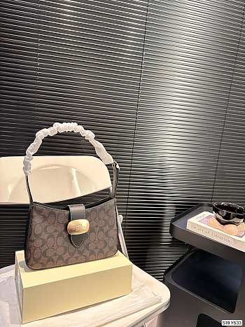 Colestore Coach Outlet Eliza Shoulder Bag C Logo Black 25 x 14 cm