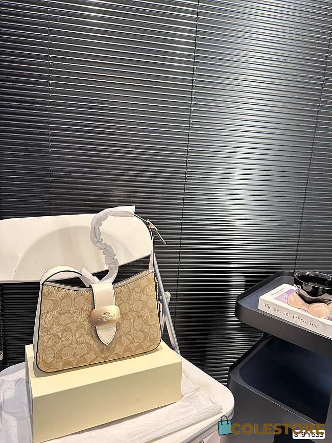 Colestore Coach Outlet Eliza Shoulder Bag C Logo Beige 25 x 14 cm - 1