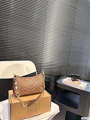 Colestore Coach Teri Shoulder Bag C Logo In Chocolate  24 x 13 cm - 1