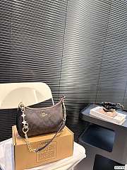 Colestore Coach Teri Shoulder Bag C Logo In Black 24 x 13 cm - 1