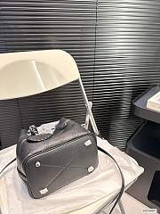 Colestore Louis Vuitton LV Blossom PM Mahina Black 21 x 20 cm - 3