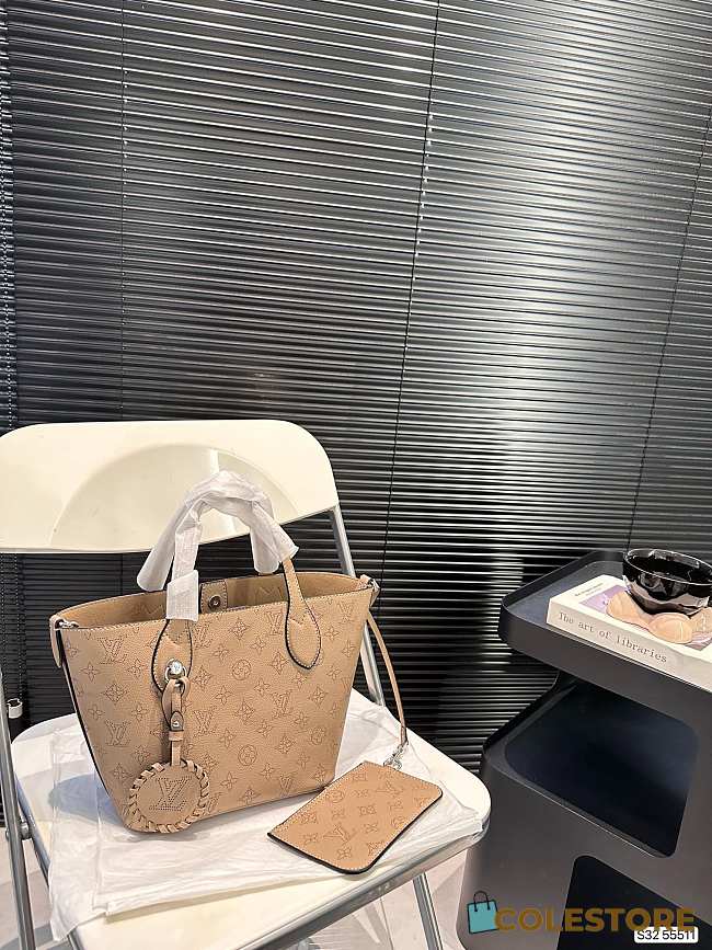 Colestore Louis Vuitton LV Blossom PM Mahina Brown 21 x 20 cm - 1