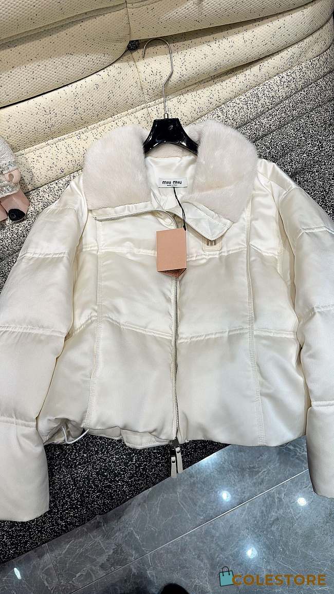 Colestore Miu Miu White Coat Feather With Fur Collar For Winter - 1
