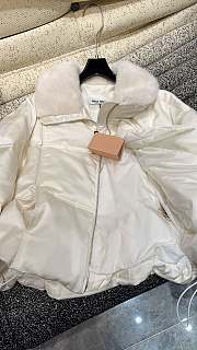 Colestore Miu Miu White Coat Feather With Fur Collar For Winter - 2
