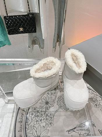 Colestore Balenciaga Suede With Fur Boots White