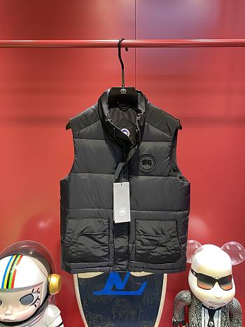 Colestore Canada Goose Puffed No Sleeves Black