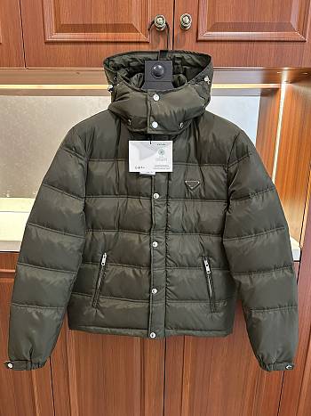 Colestore Cropped Re-Nylon down jacket Green