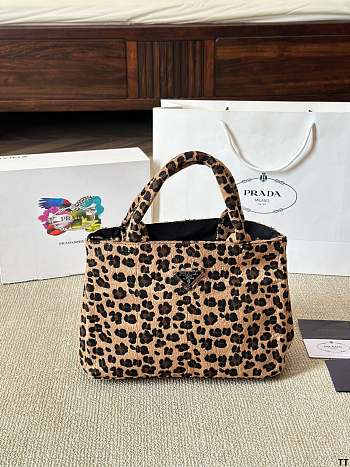 Colestore Prada Ponyhair Leopard 28 x 20 cm