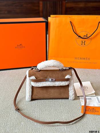 Colestore Hermes Kelly Desordre Beige Suede With White Fur 22 x 15 cm