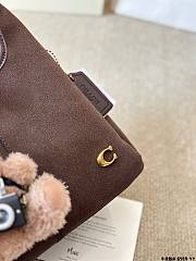 Colestore Coach Lana Chocolate Suede 26 x 20 cm - 5