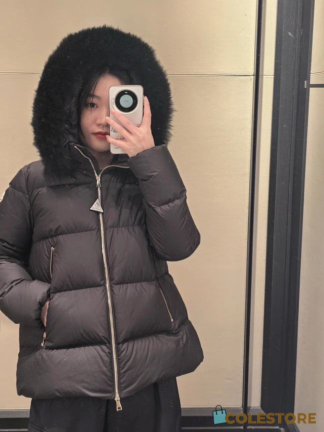Colestore Moncler Women's Laichefur Jacket Black - 1